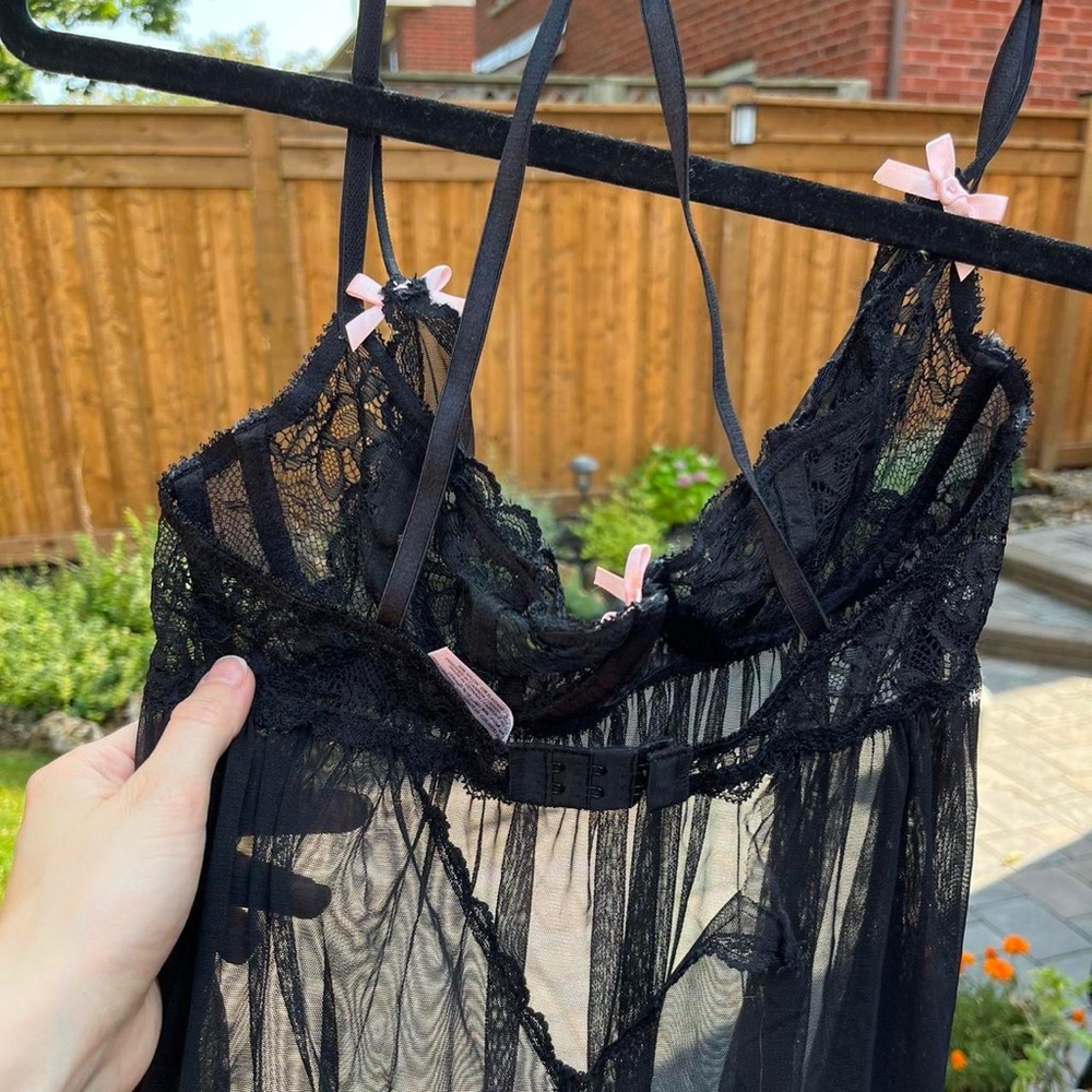 3/$35✨ Vintage black lingerie top